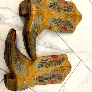 Used Corral hearts and angels boots